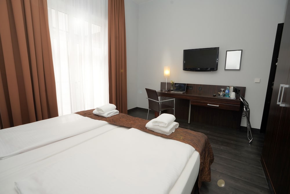 Family Studio Suite - Photo 2