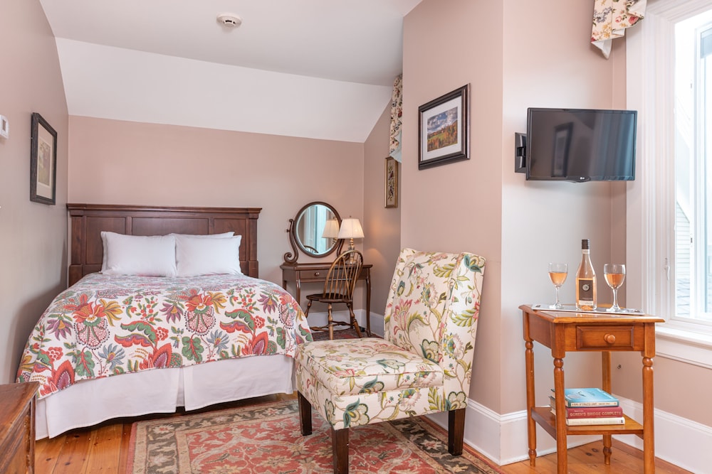 Basic Room, Multiple Beds photo 2