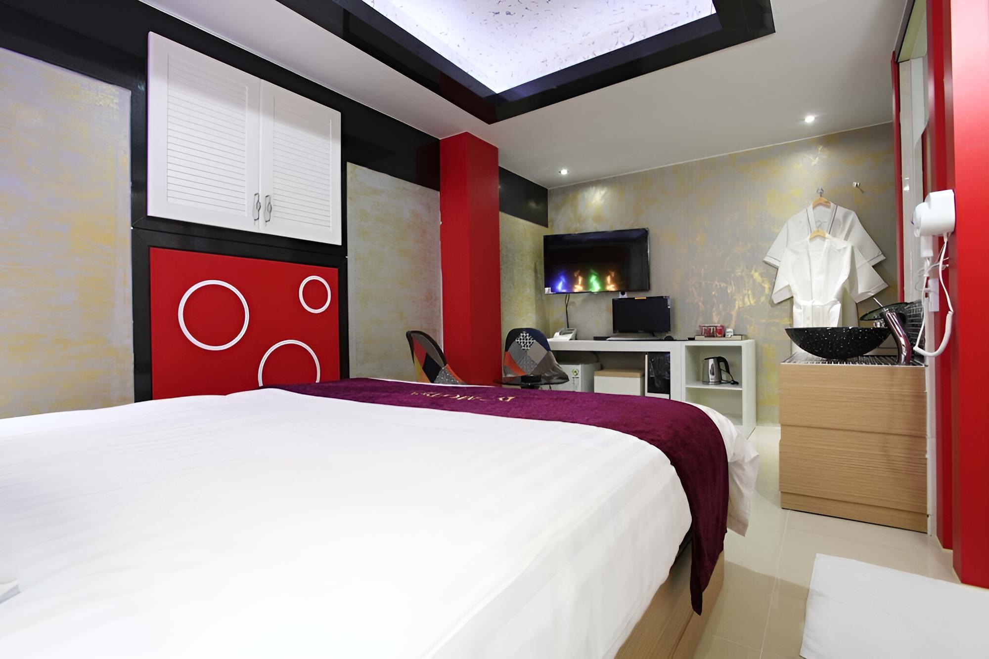 Room (Standard Room) - Photo 7