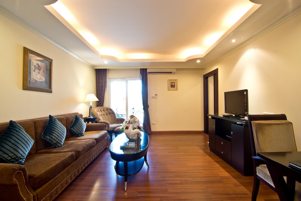 Suite, 1 Bedroom - Photo 9