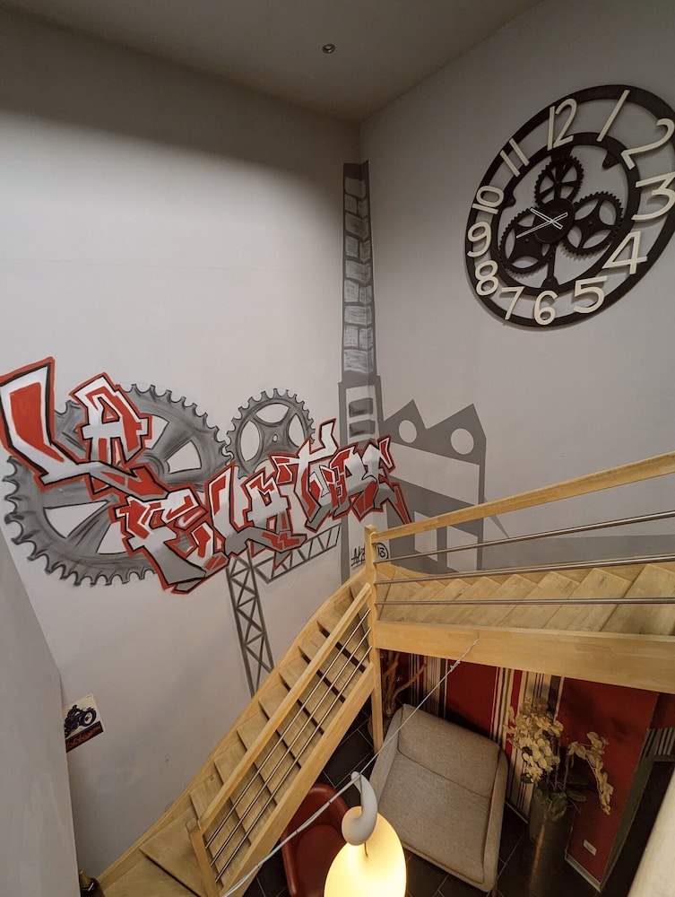 Suite, Ensuite (Suite Industrie) photo 2