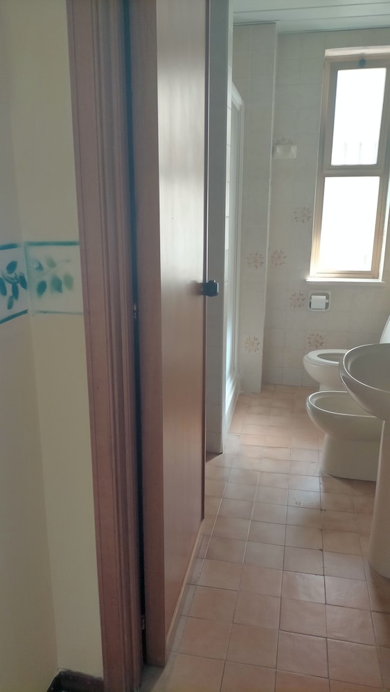 Double or Twin Room - Photo 12