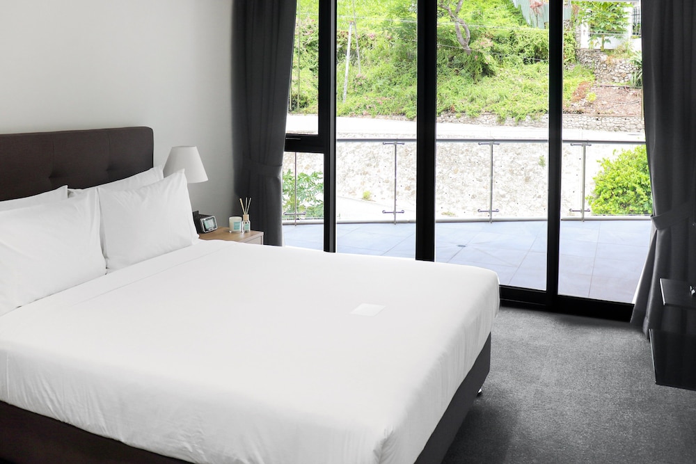 Premium Suite, 2 Bedrooms - Photo 7