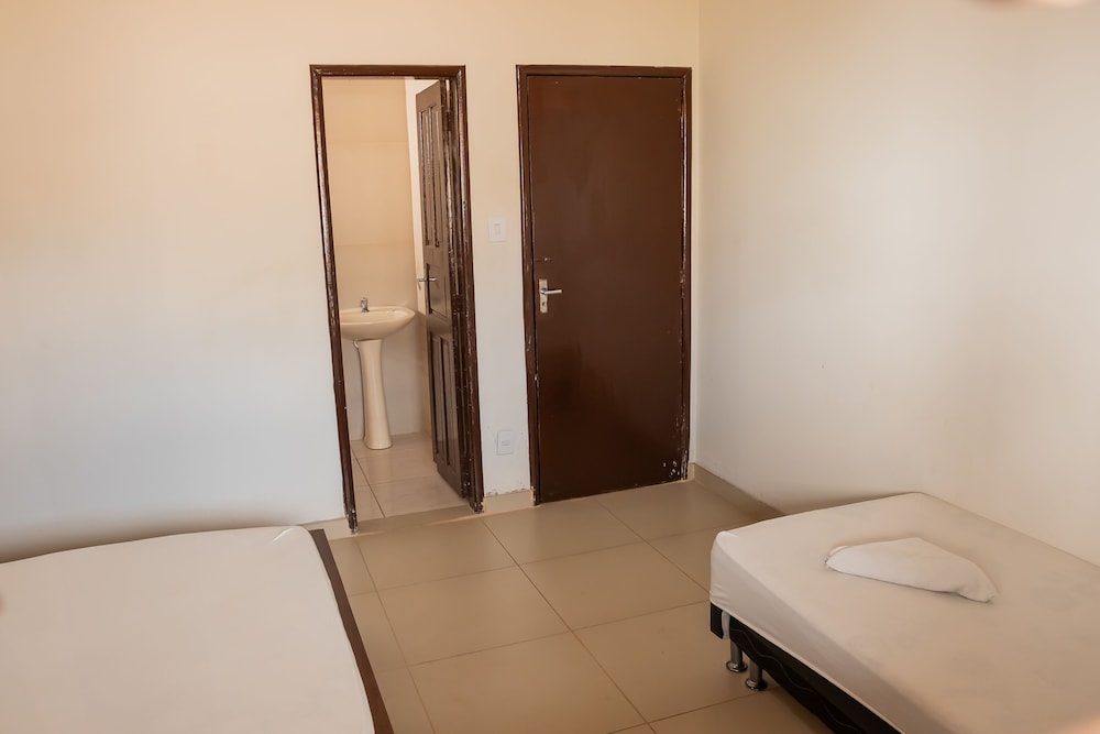 House, 3 Bedrooms photo 2