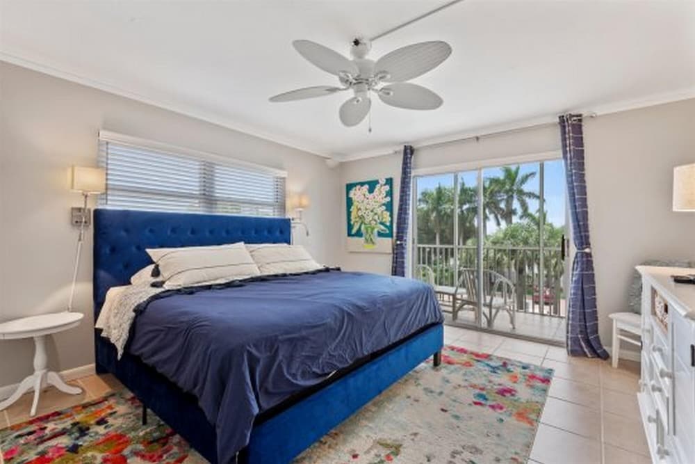 Condo, 2 Bedrooms photo 2