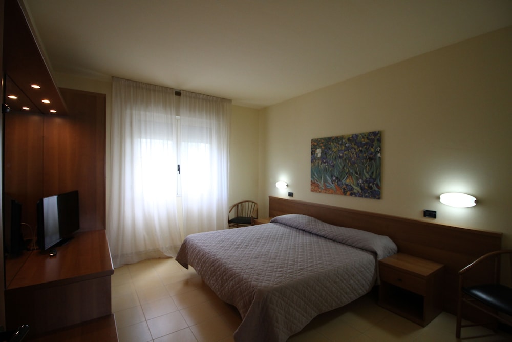 Deluxe Double Room Single Use photo 1