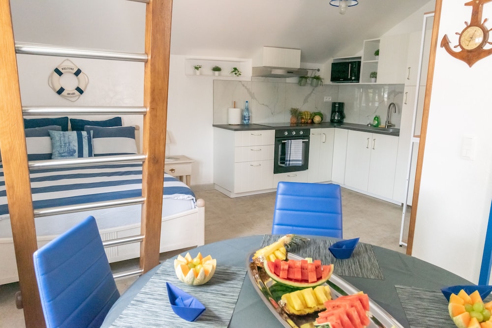 Blue Marine Apartment - Photo 14