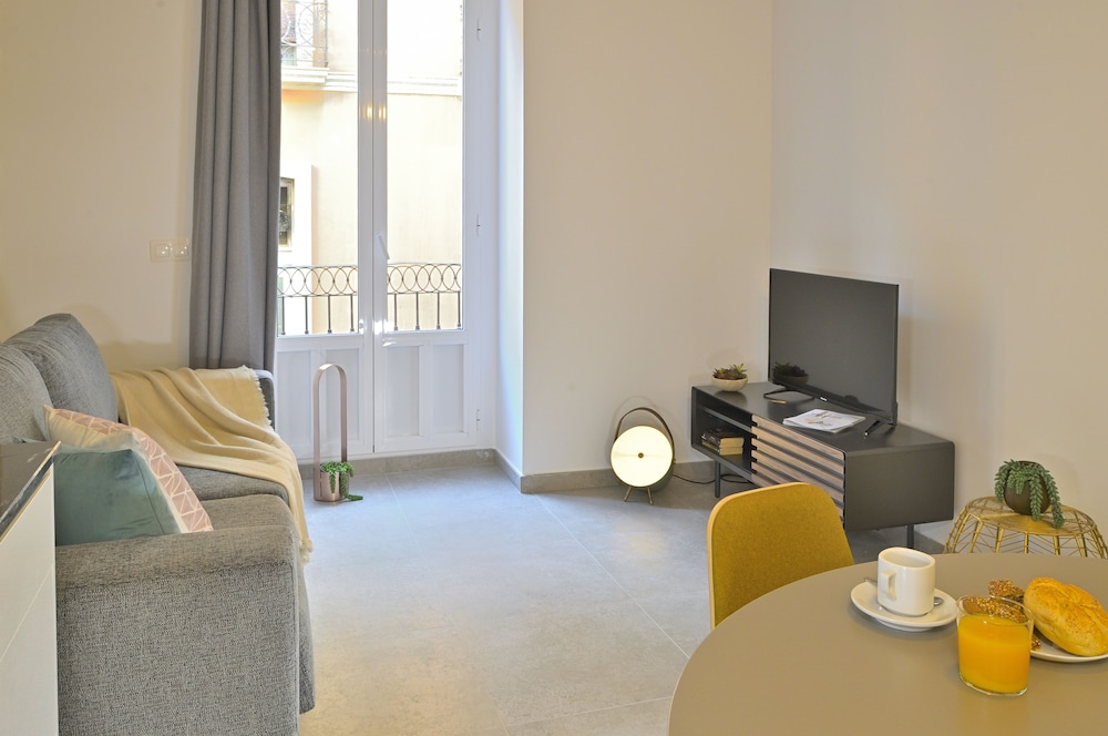 Apartment, 1 Bedroom, Balcony photo 3