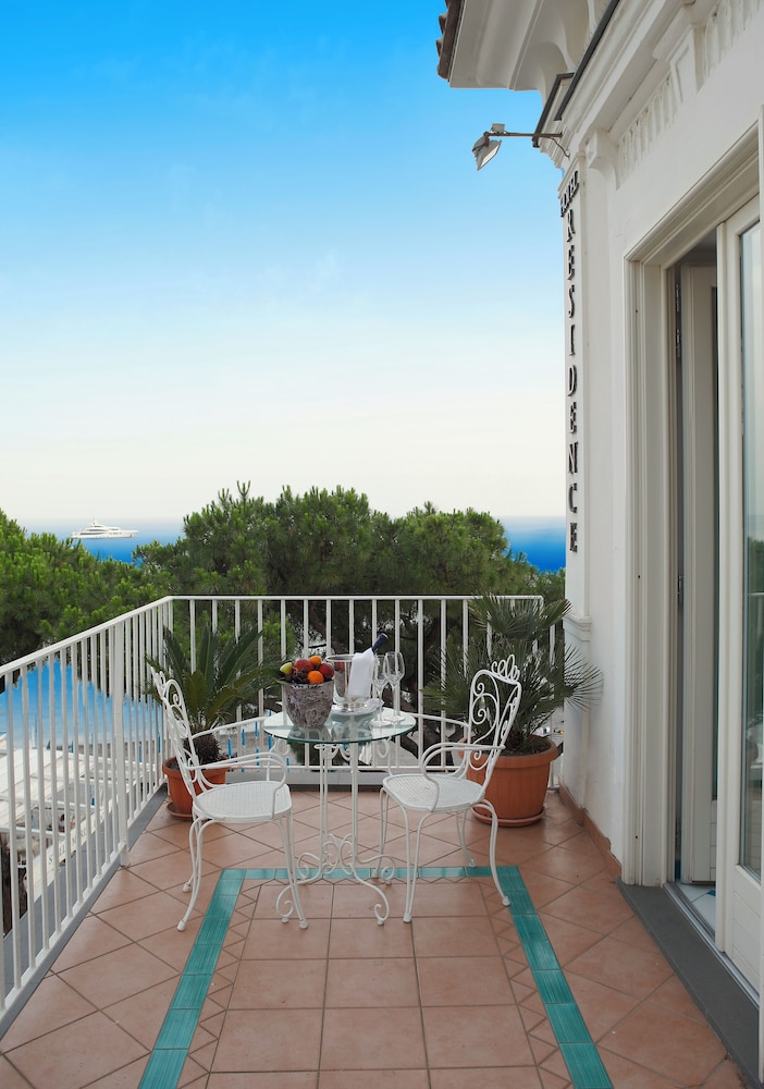 Deluxe Room, Sea View - Photo 10