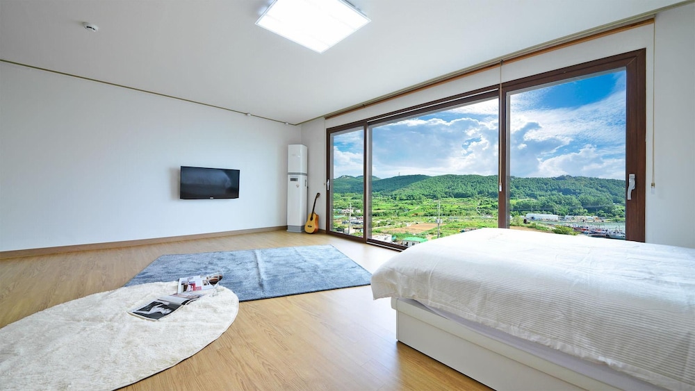 Basic Room, 1 Bedroom (A203(Ocean View)) - Photo 2