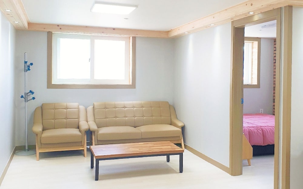 Room (Yokjido)
