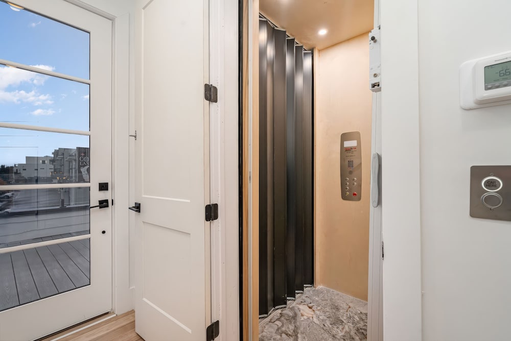 Elevator With Rooftop Hot Tub Pet-friendly Yard, Foto 7