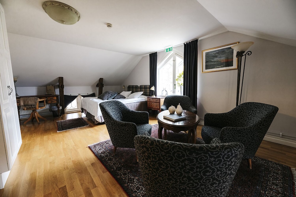 Double Room, 1 Queen Bed, Ensuite, Annex Building