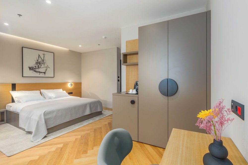 Double Room, Balcony, Garden View