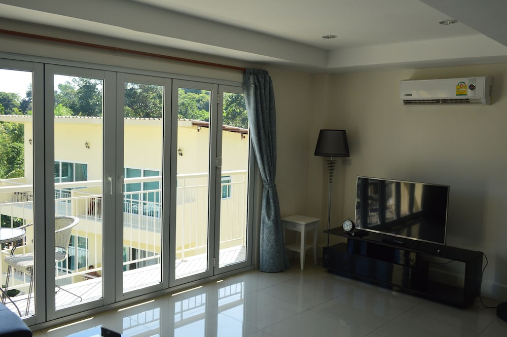 Apartment, 2 Double Beds, Pool View photo 2
