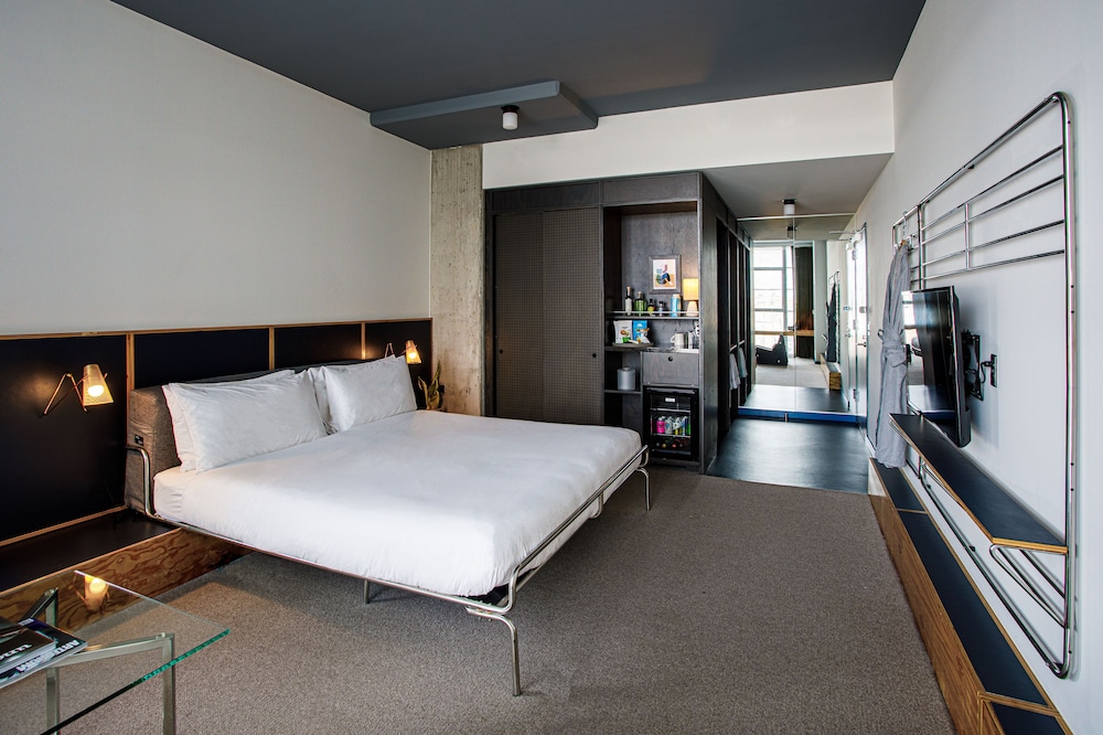 Executive Suite, 1 King Bed (Executive King) photo 2