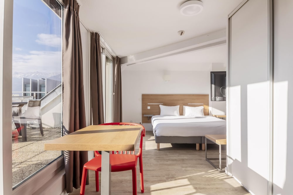 Superior Studio, 1 Double or 2 Twin Beds, Terrace, City View photo 1