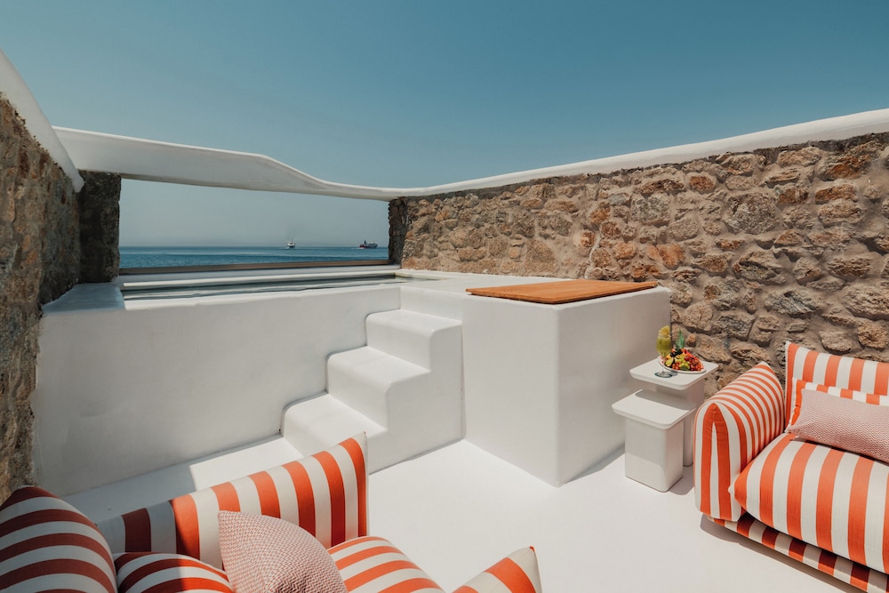 Prestige Suite with Hot Tub Sea View photo 3