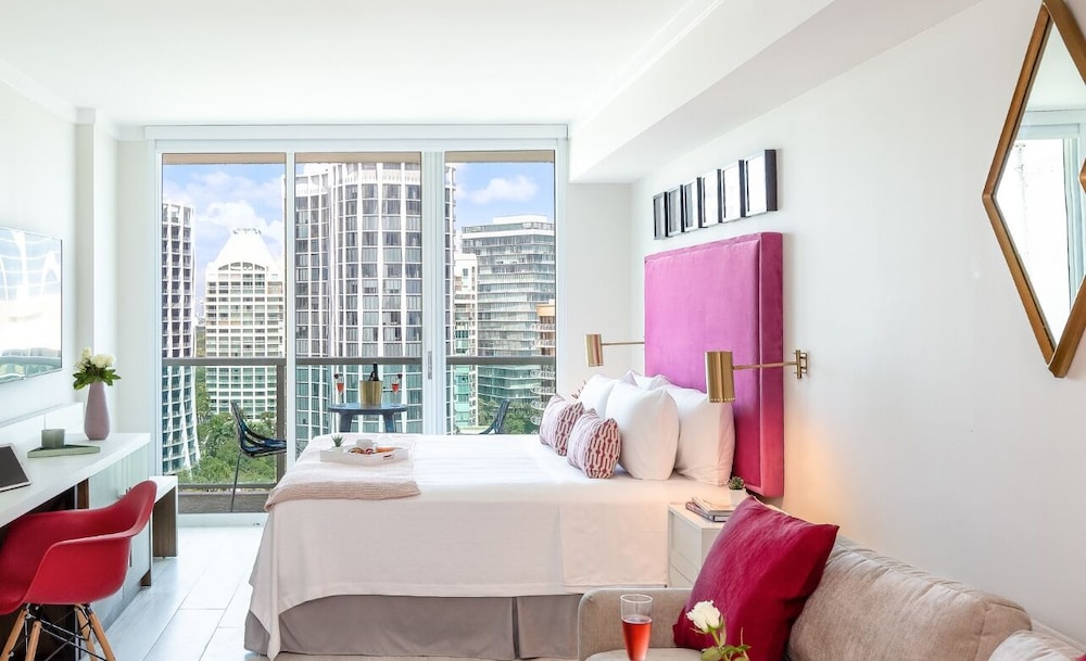 Comfort Double Room, 1 King Bed, Balcony, Partial Ocean View1808.01