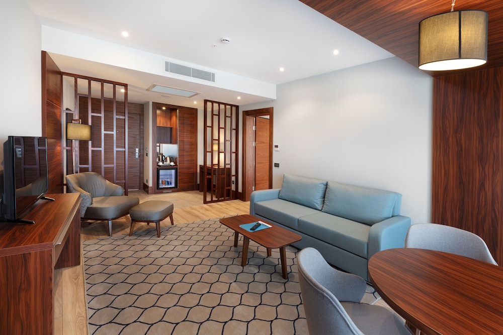 Executive Suite, Jetted Tub