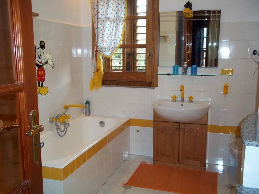 Deluxe Double or Twin Room - Photo 2