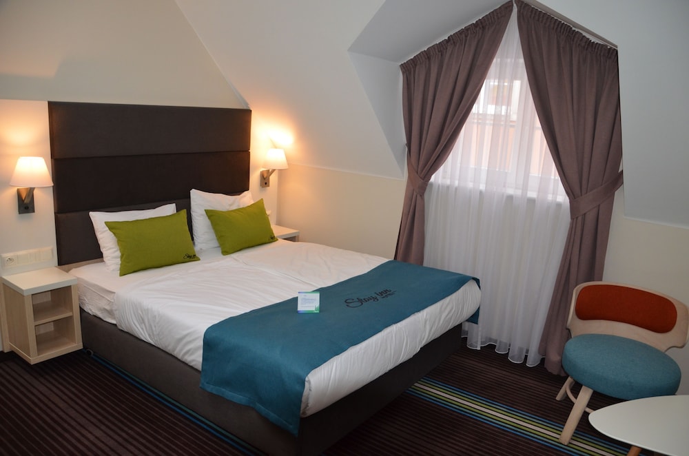 Junior Suite, 2 Bedrooms, City View, Corner photo 3