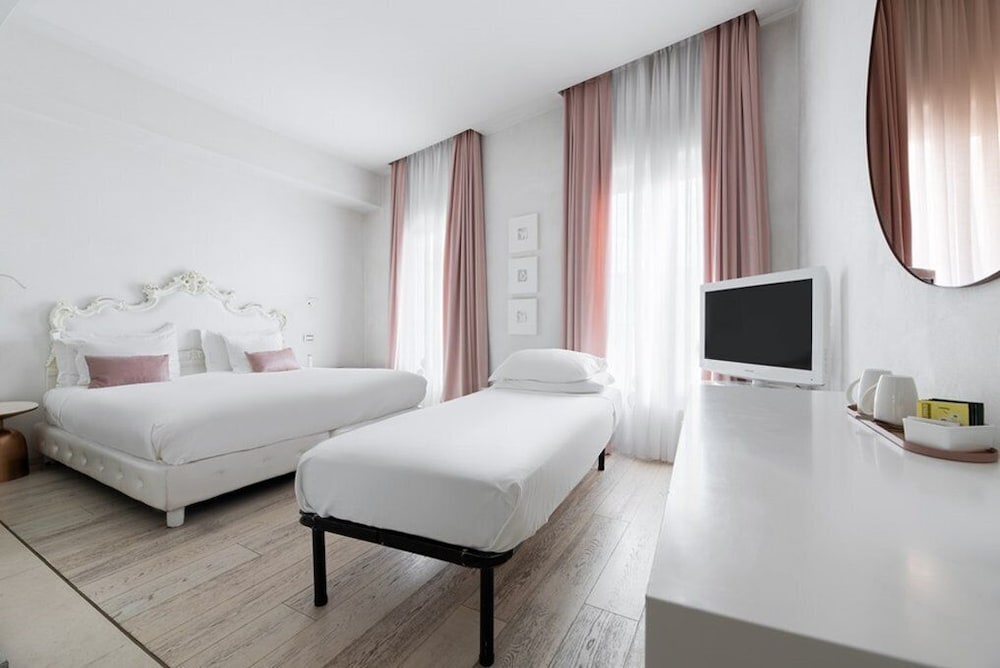 Double Room (Supletoria)