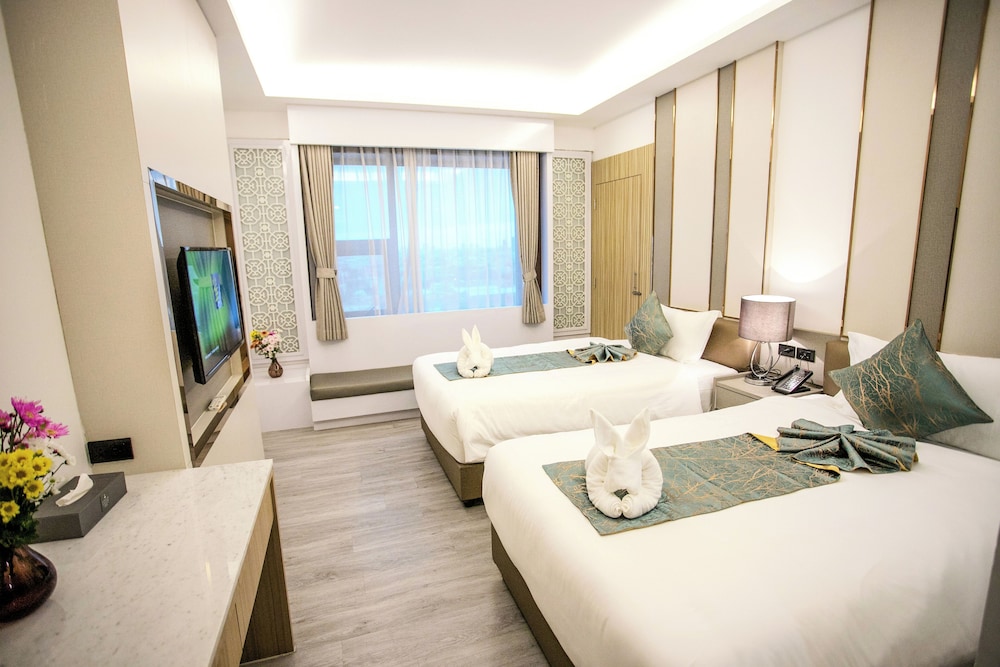 Deluxe Twin Room, City View