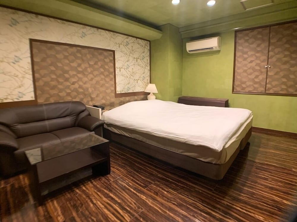 Economy Double Room, 1 King Bed
