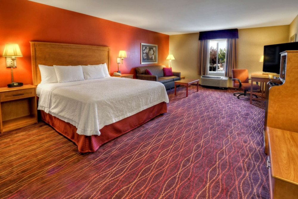 1 King Bed Mobility / Hearing Accessible - Photo 2