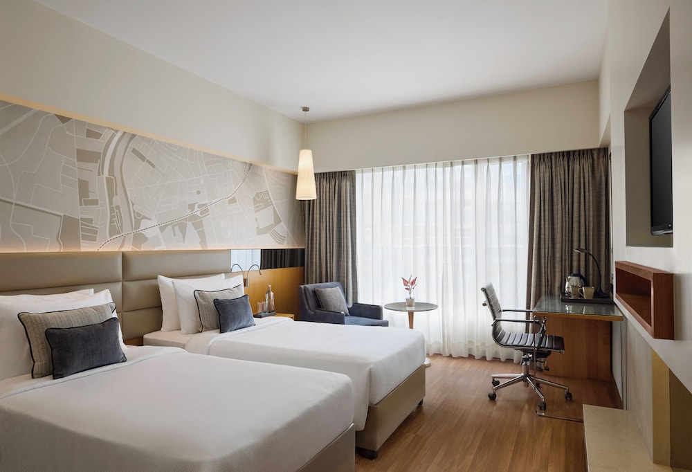 Room, 2 Twin Beds, Smoking, City View