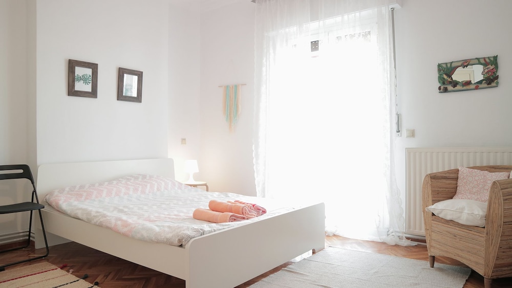 Apartment, Sea View (Chapter II)