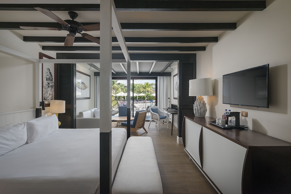 Junior Suite El Beso Swim Up photo 2