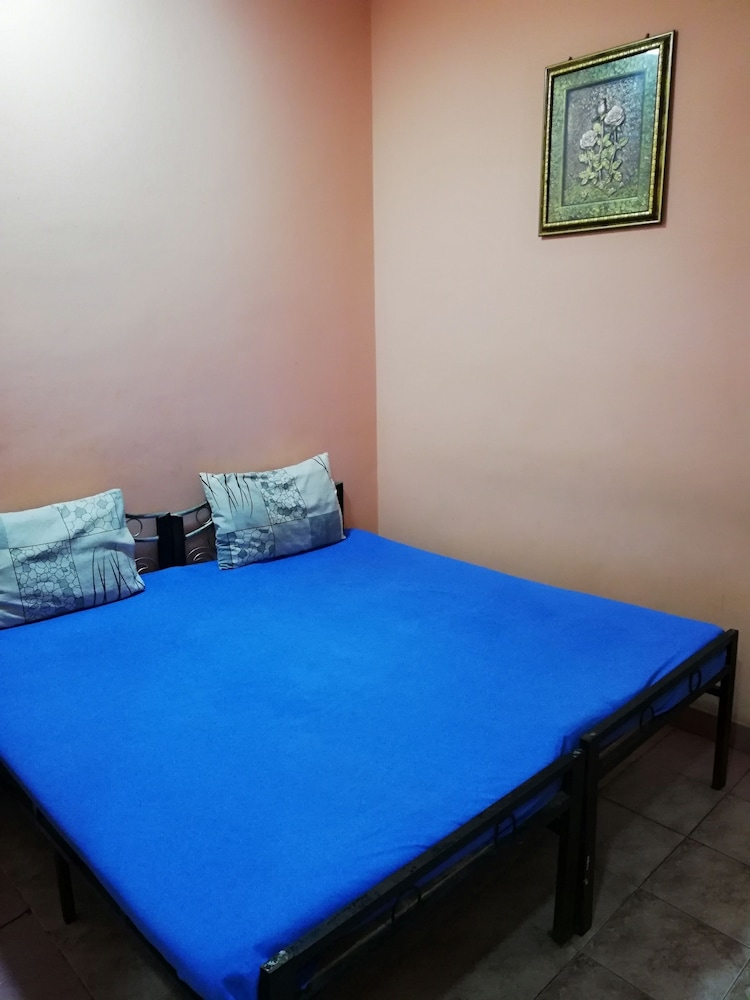 Budget Double Room photo 3