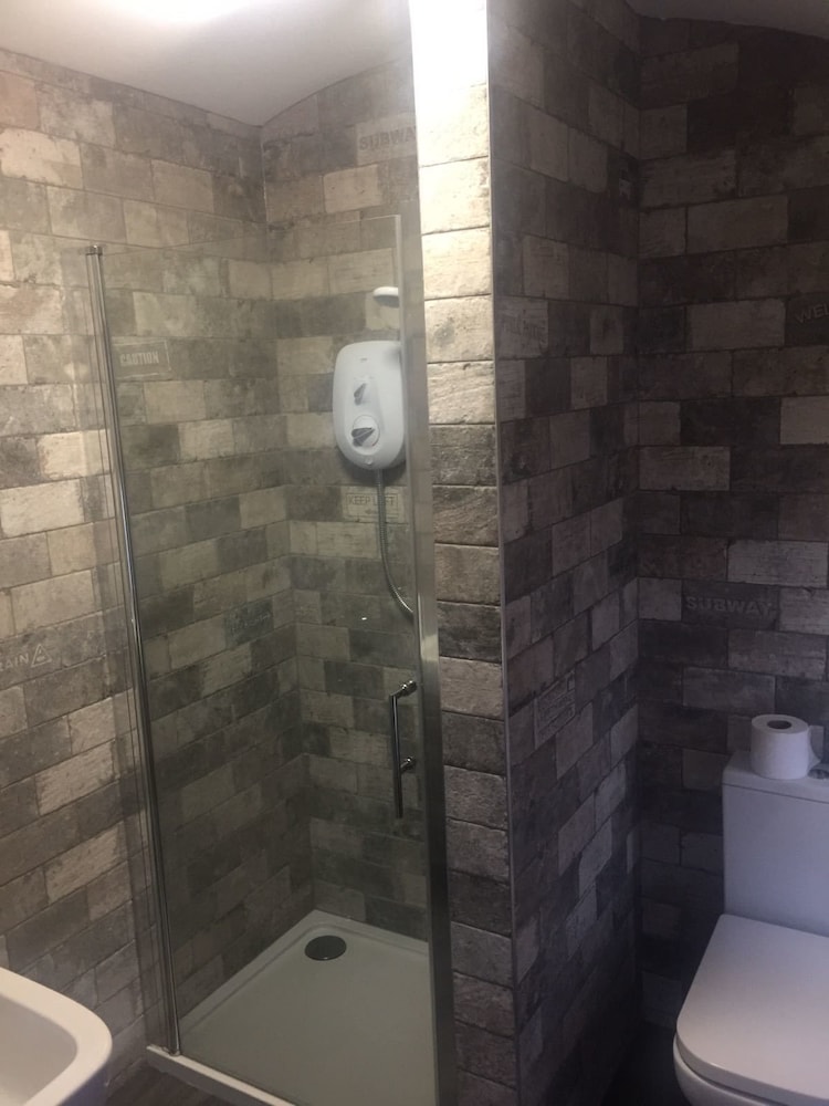 Twin Room, Ensuite (Locomotive )