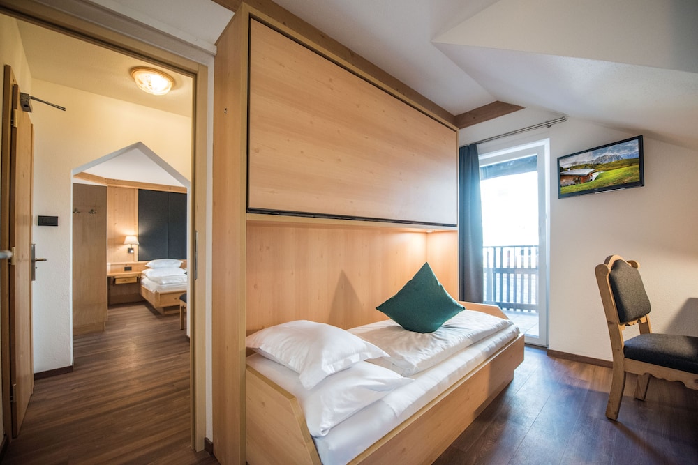 Family Suite, 2 Bedrooms, Non Smoking, Mountain View (Pusteria Family) photo 1