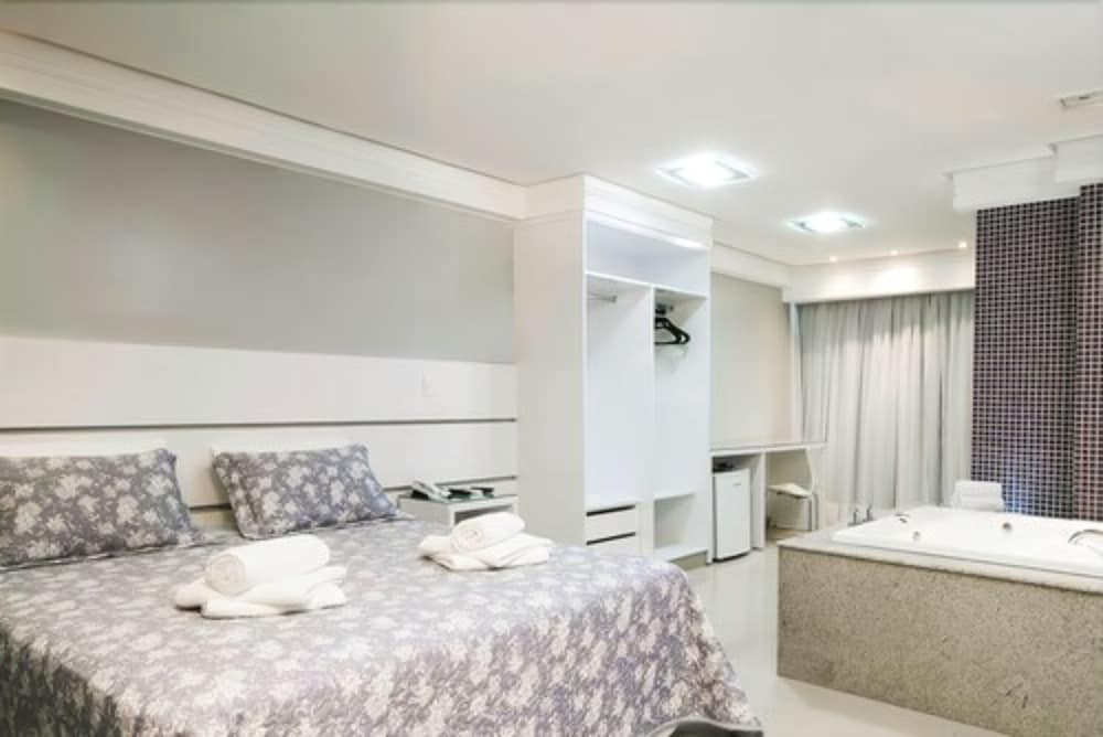 Senior Single Room, Bathtub photo 3