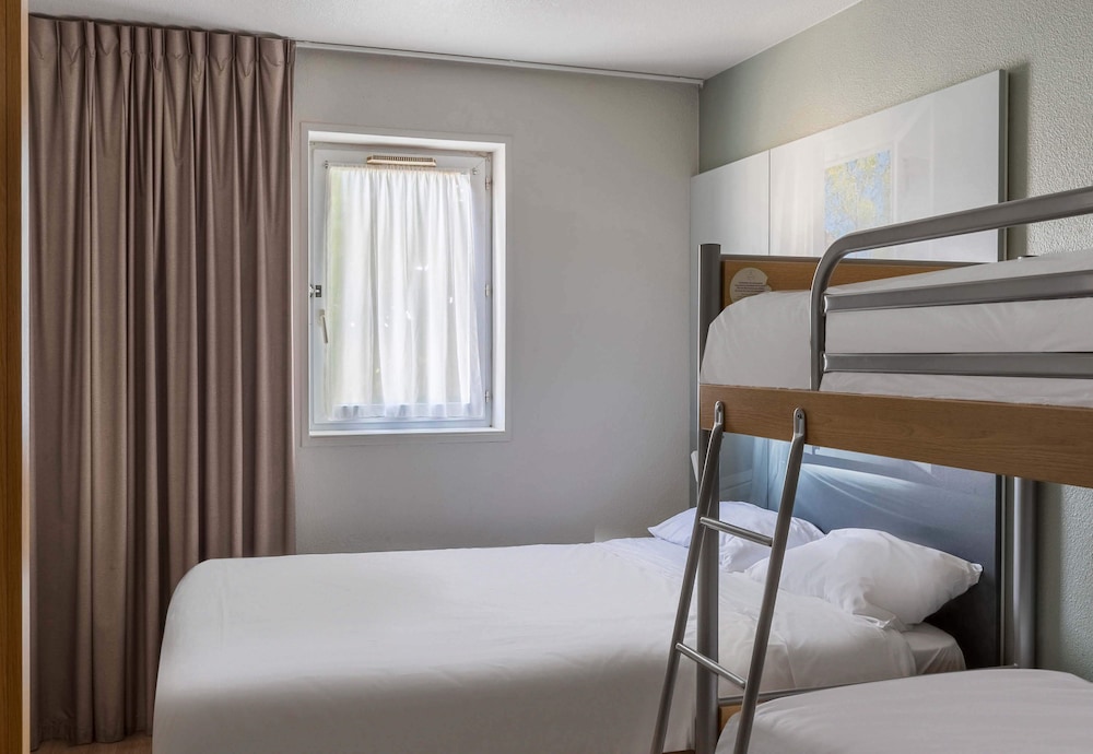 Quadruple Room - Photo 1