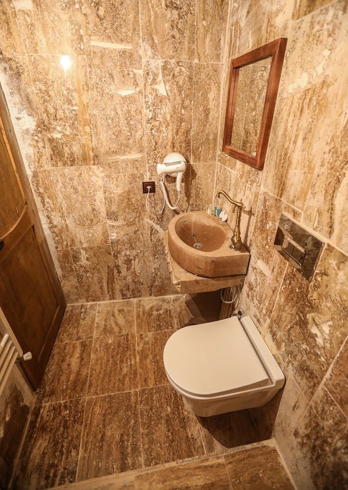 Deniz Stone Room - Photo 3