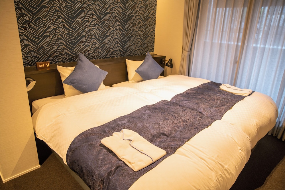 Luxury Twin Room - Photo 7