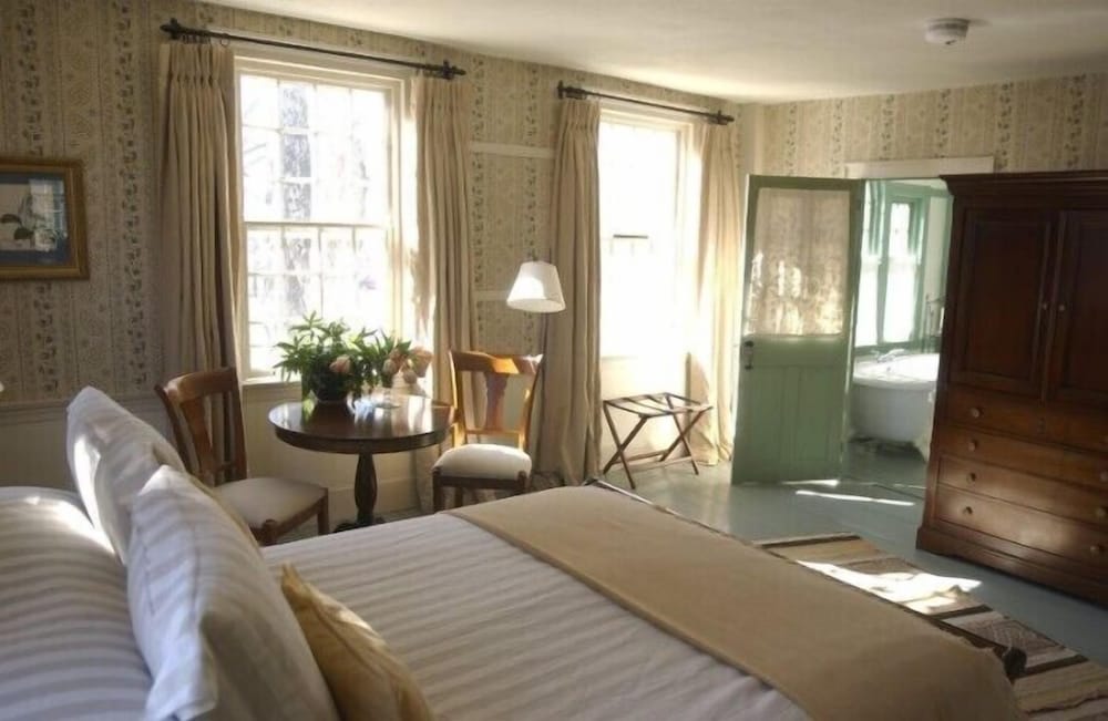 Thayer House, Room 204, 1 Queen Bed photo 3
