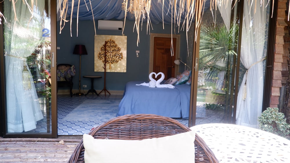 Luxury Suite - Photo 12