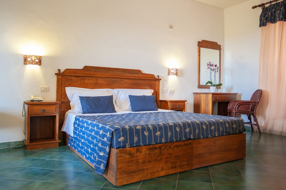 Standard Triple Room - Photo 4