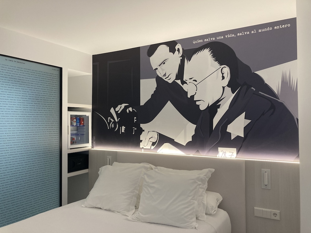 Standard Double Room, 1 Double or 2 Twin Beds thumbnail 5