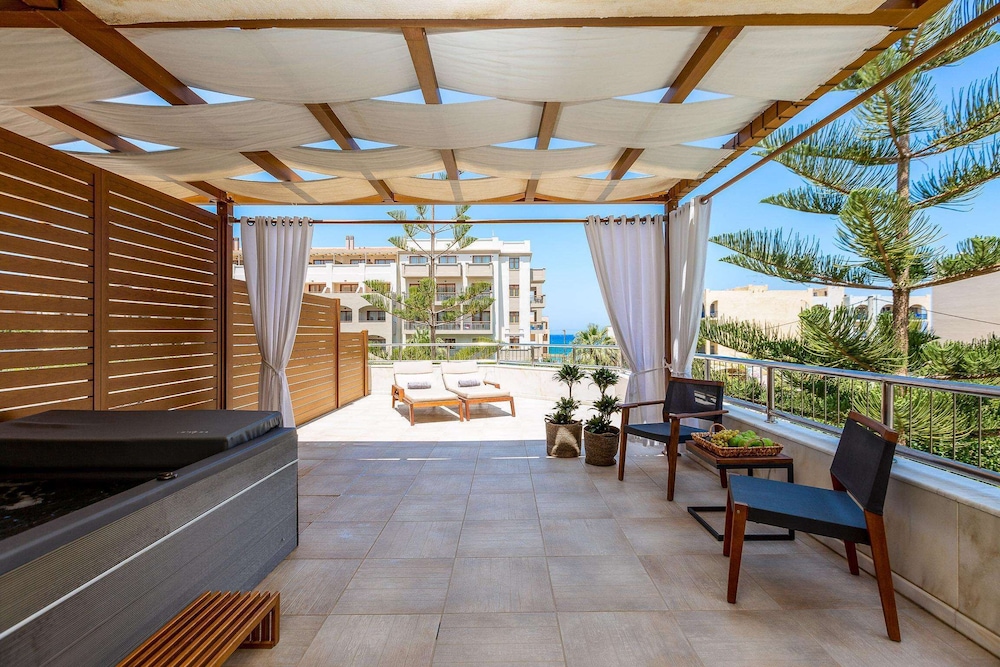 Premium Suite, Jetted Tub (Outdoor-Family) - Photo 11