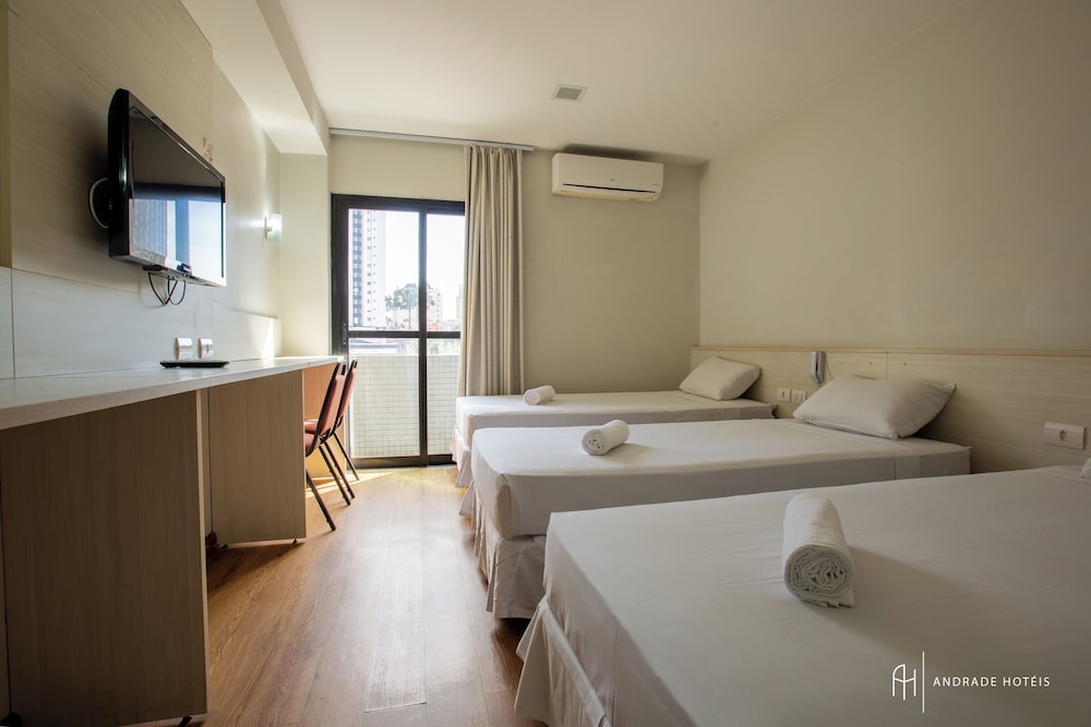 Quarto triplo, 3 camas de solteiro