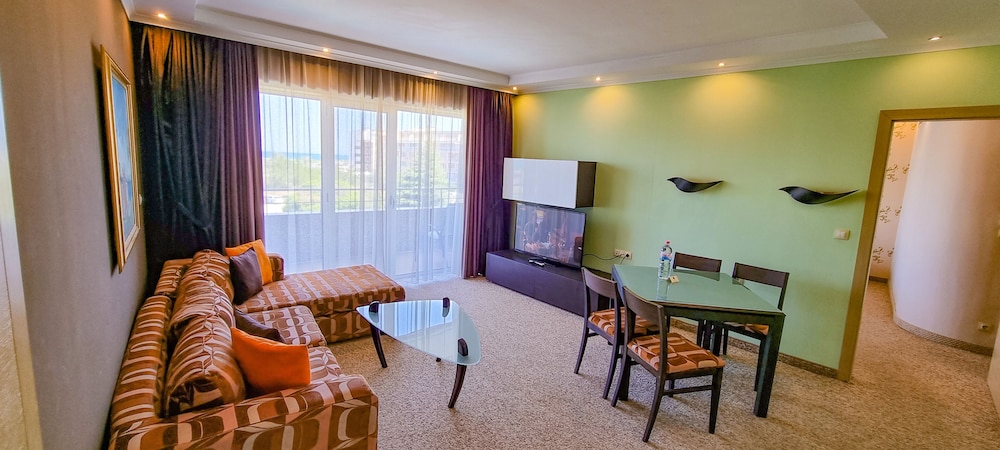 Family Apartment, Sea View photo 3