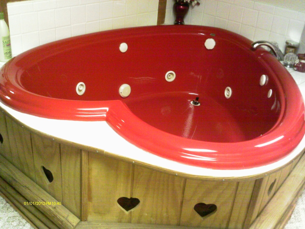 Basic Room (The Roosting Place With Shared Bath) photo 3