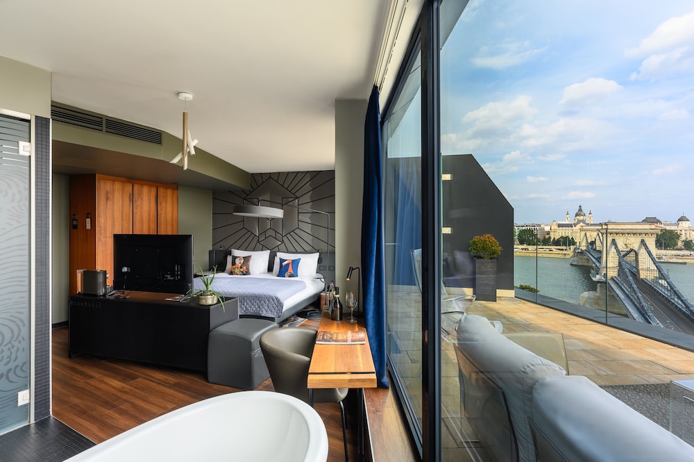 Danube Top Floor Studio - Seventh Heaven