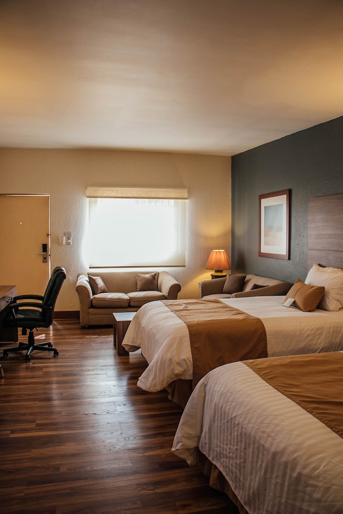 Suite, 2 Double Beds, Non Smoking, Refrigerator & Microwave